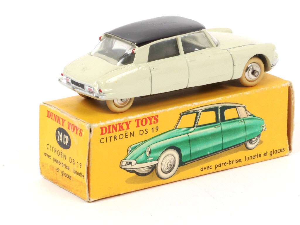 Lot 313 - DINKY TOYS (FRANCE) (1)