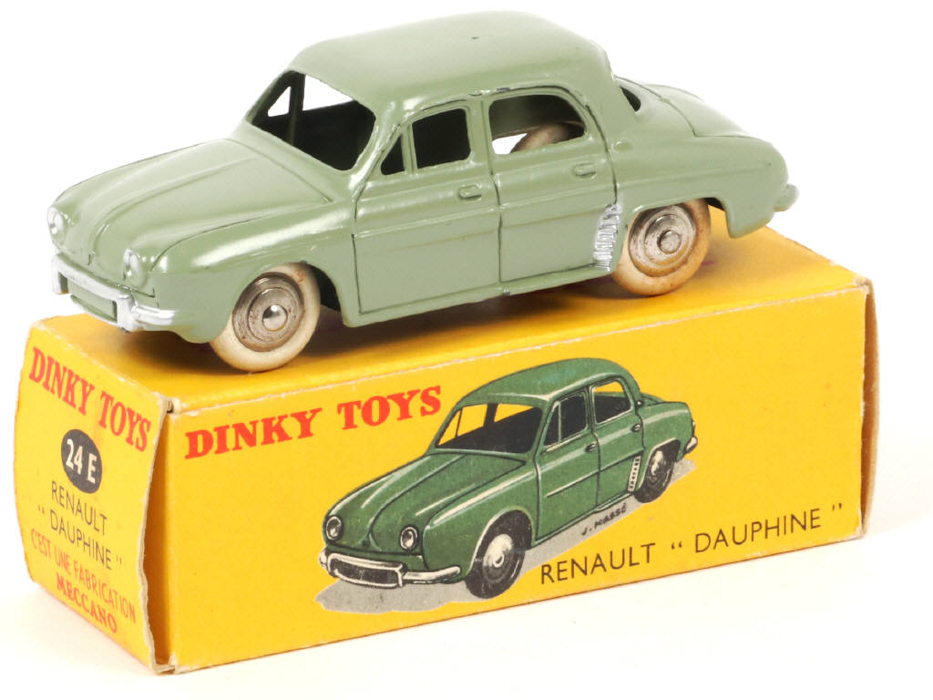 Lot 316 - DINKY TOYS (FRANCE) (1)