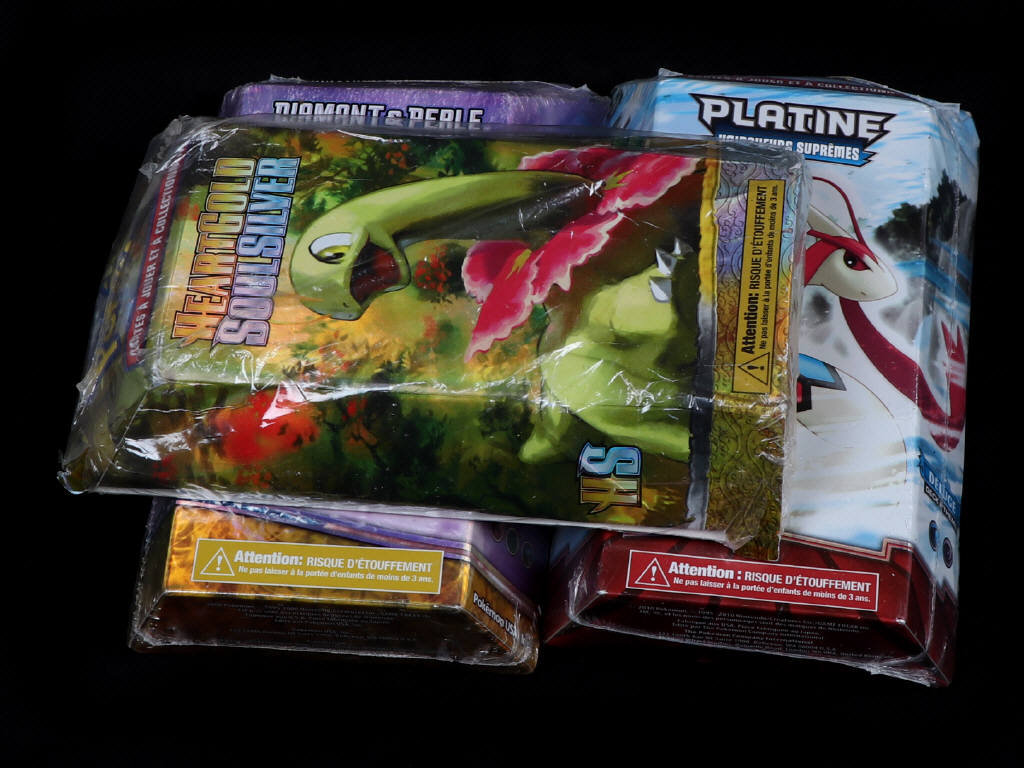 Lot 201 - POKEMON COMPANY (USA) (3)