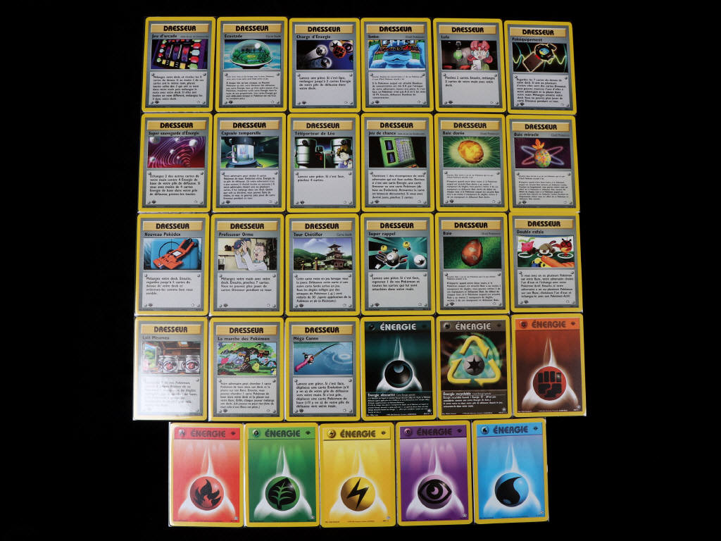 Lot 75 - POKEMON COMPANY (USA) (111)