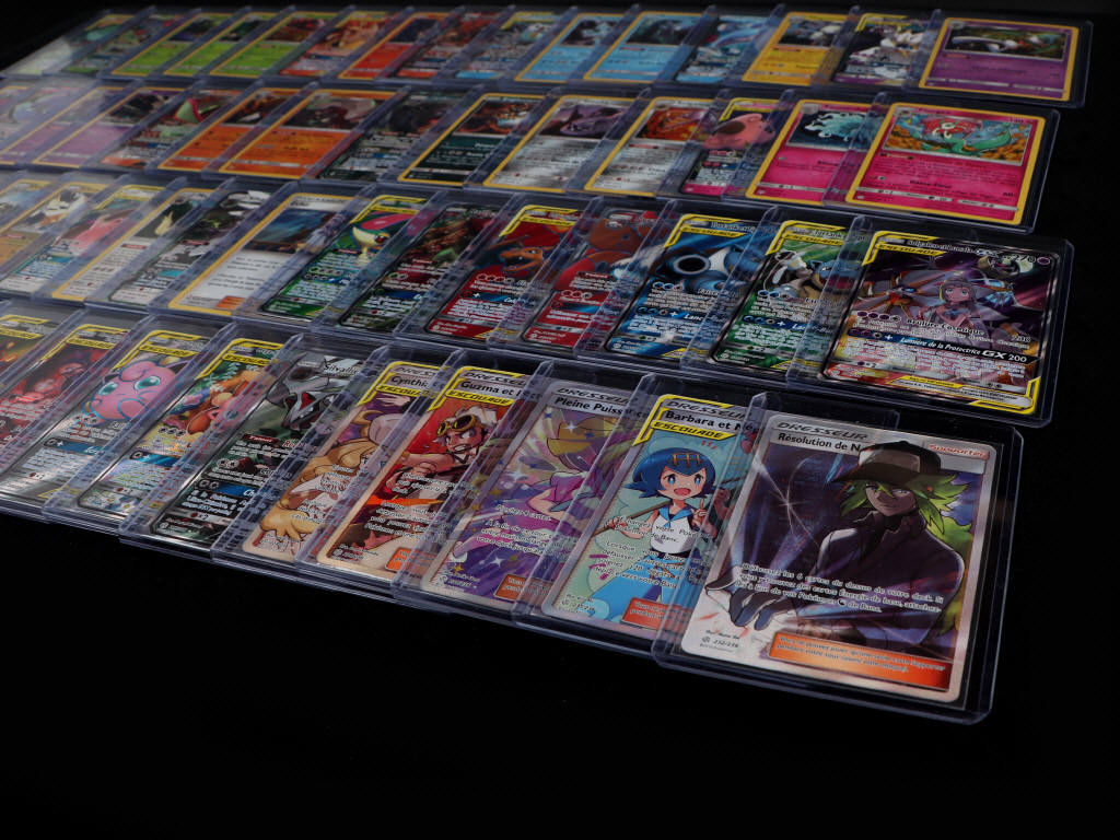 Lot 213 - POKEMON COMPANY (USA) (100)