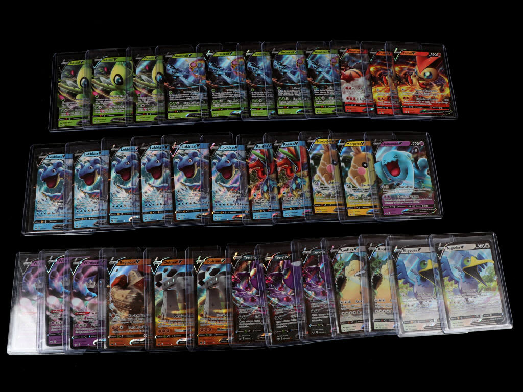 Lot 218 - POKEMON COMPANY (USA) (35)