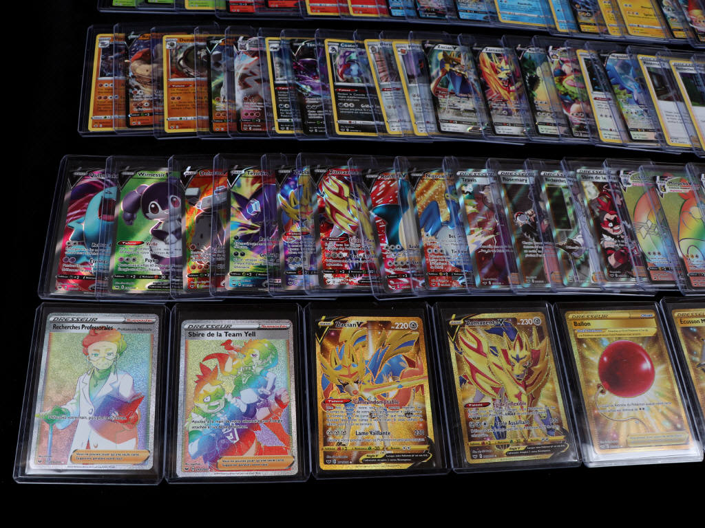 Lot 256 - POKEMON COMPANY (USA) (67)