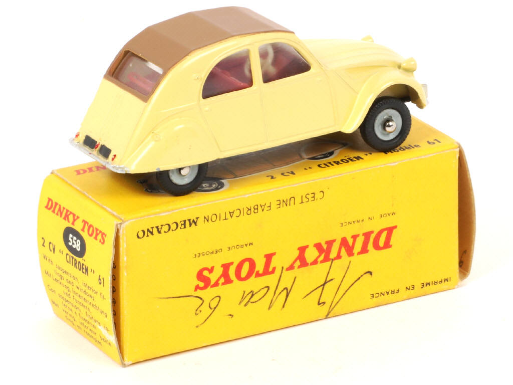 Lot 146 - DINKY TOYS (FRANCE) (1)