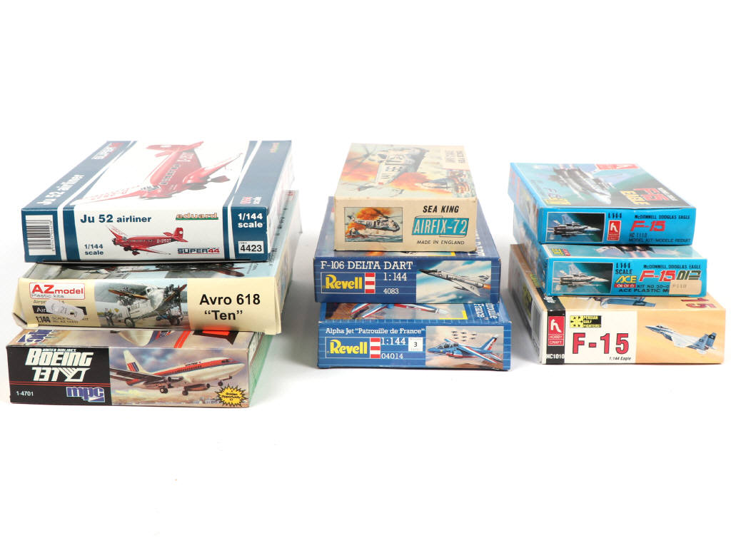 Lot 48 - DIVERS (9)