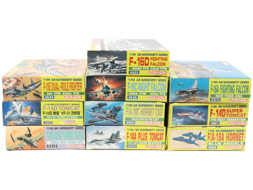 Lot 59 - DRAGON (CHINE) (10)