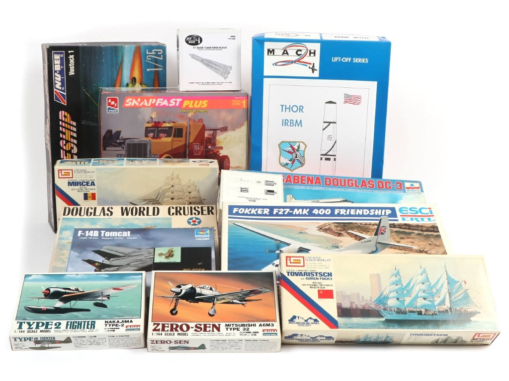 Lot 44 - DIVERS (14)