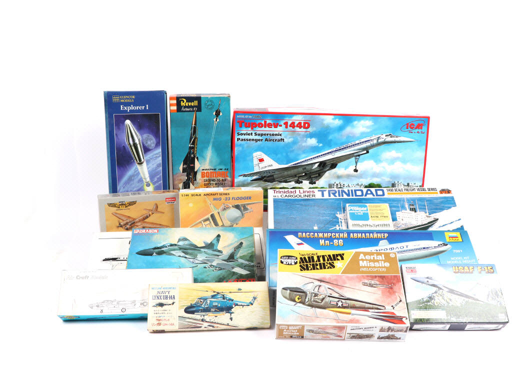 Lot 49 - DIVERS (14)