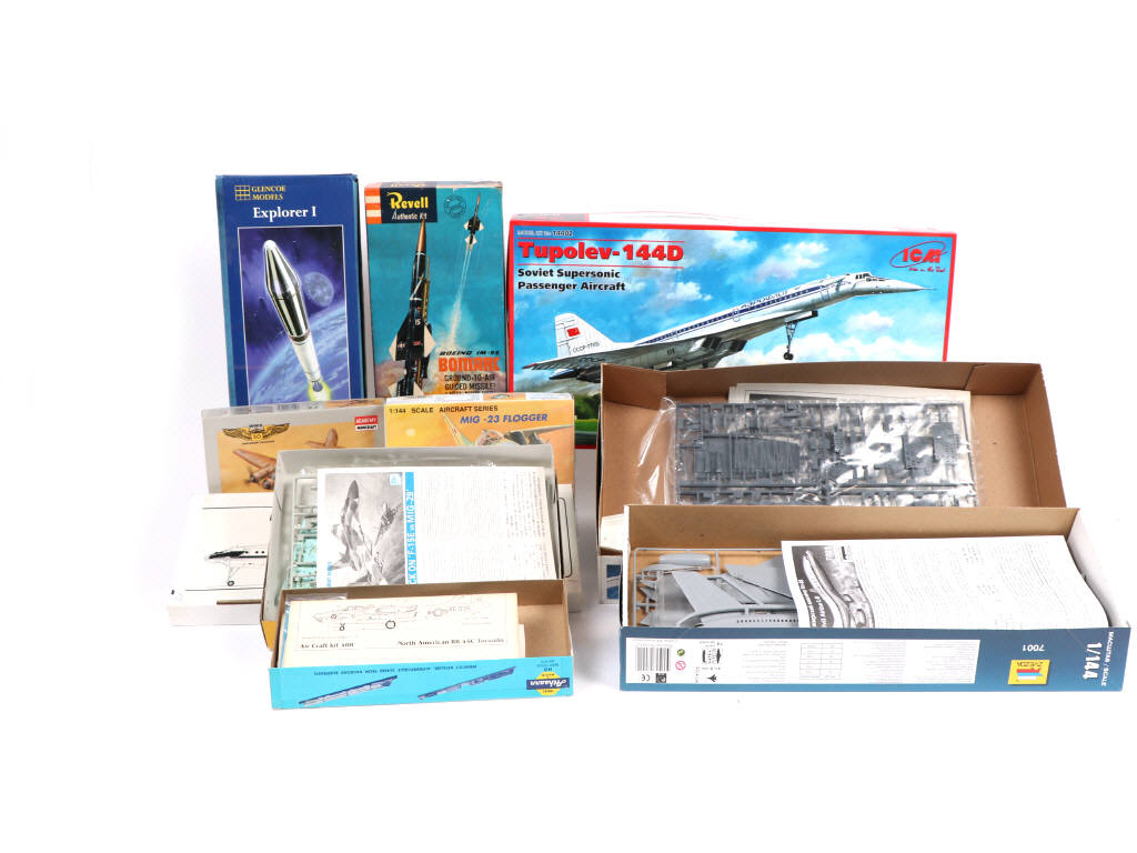 Lot 49 - DIVERS (14)