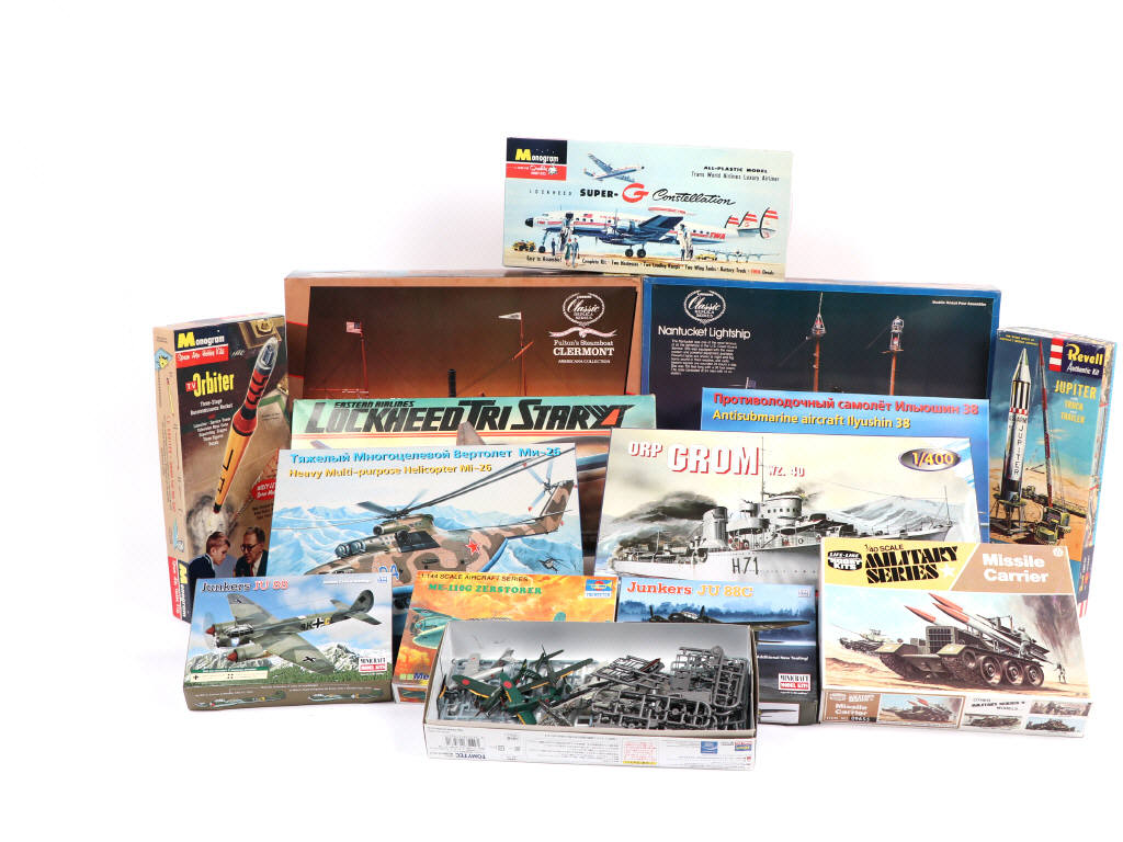 Lot 42 - DIVERS (13)