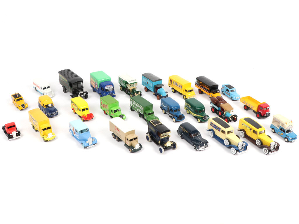 Lot 223 - DIVERS (26)