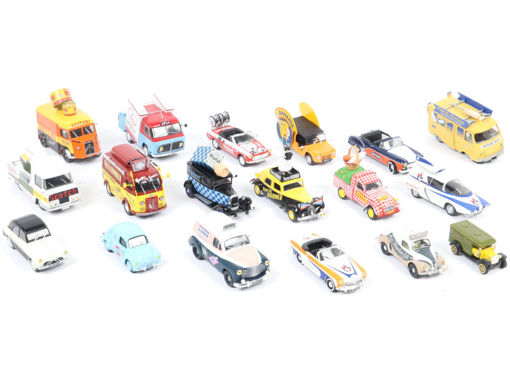 Lot 193 - DIVERS (16)