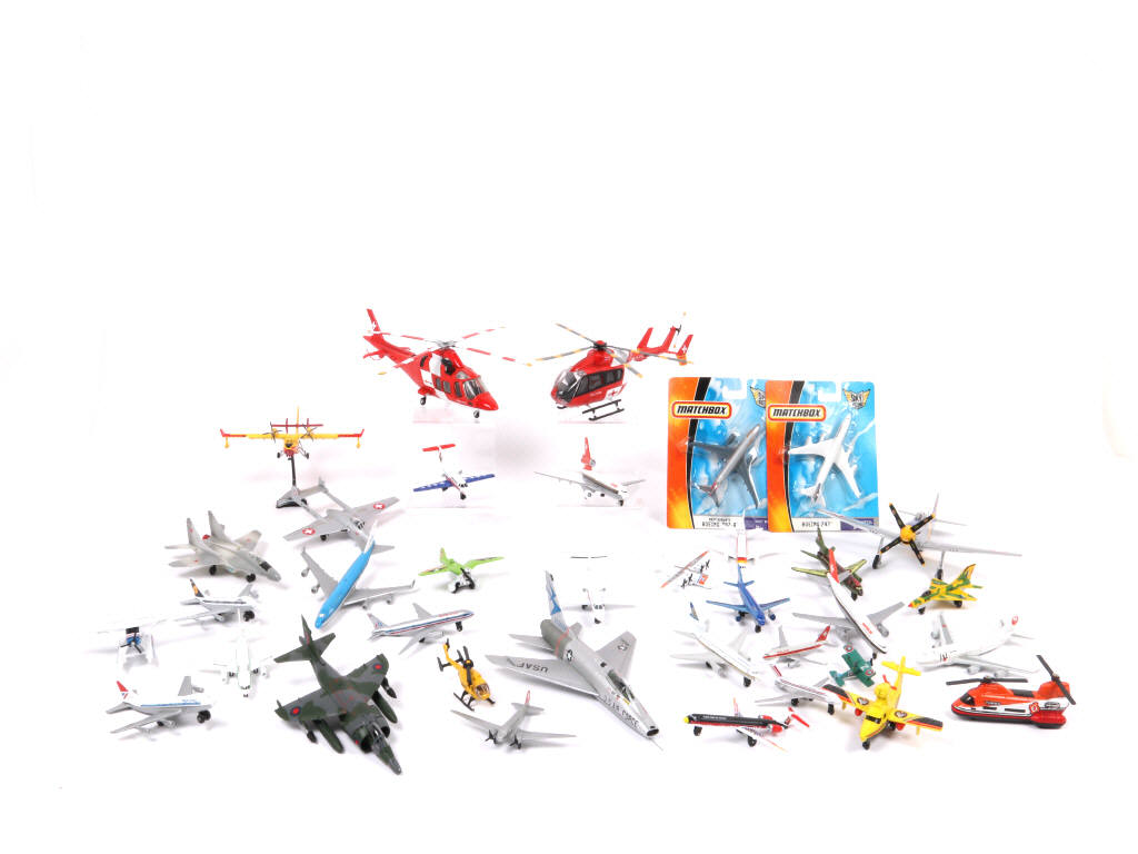 Lot 227 - DIVERS (30)