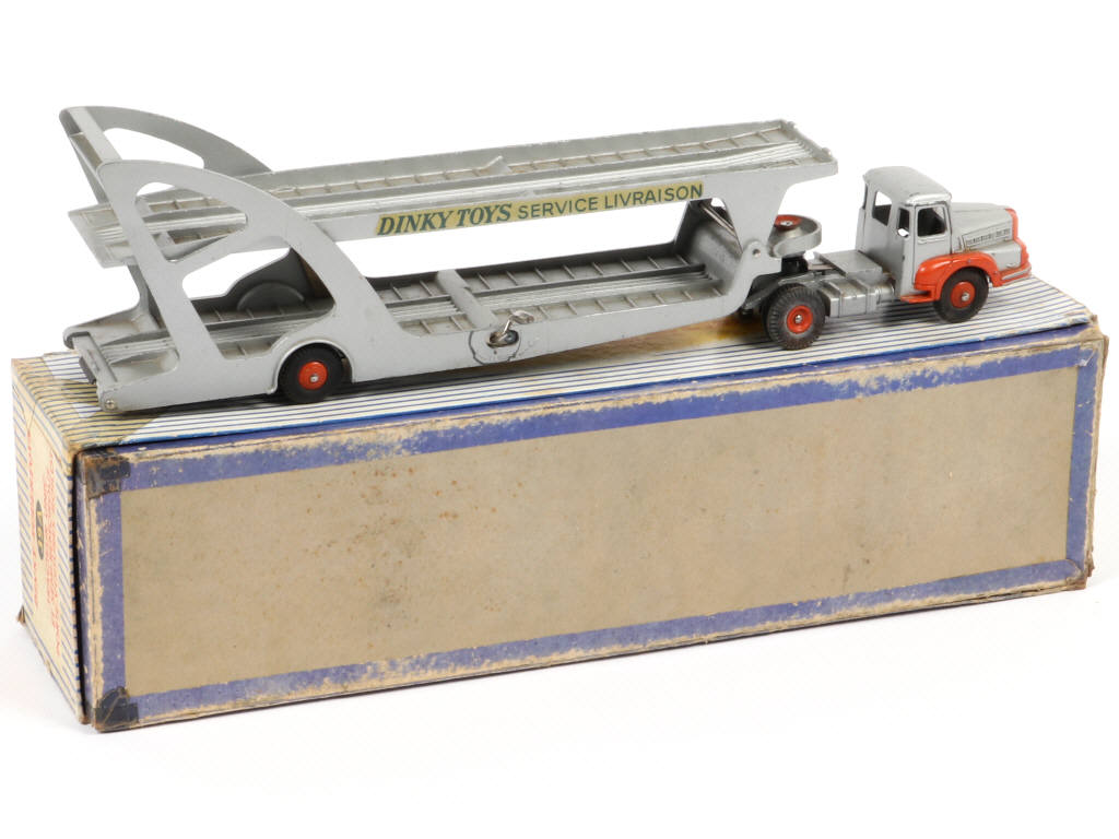 Lot 259 - DINKY TOYS (FRANCE) (1)