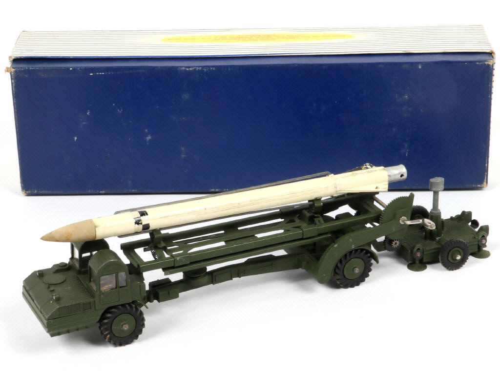 Lot 232 - DINKY TOYS (GB) (1)