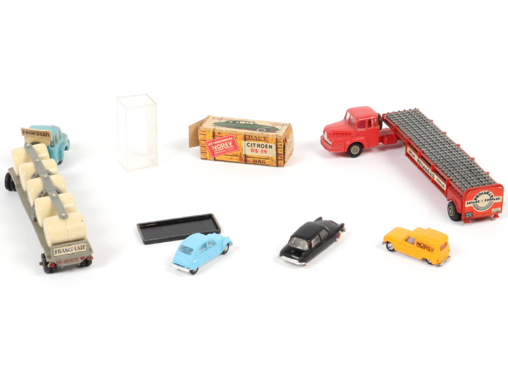 Lot 220 - NOREV (FRANCE) (5)