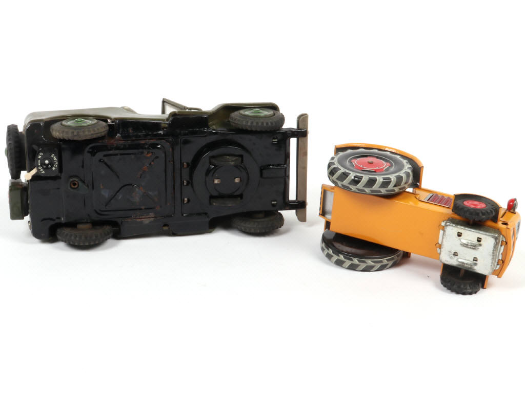 Lot 104 - NOMURA (JAPON) (2)