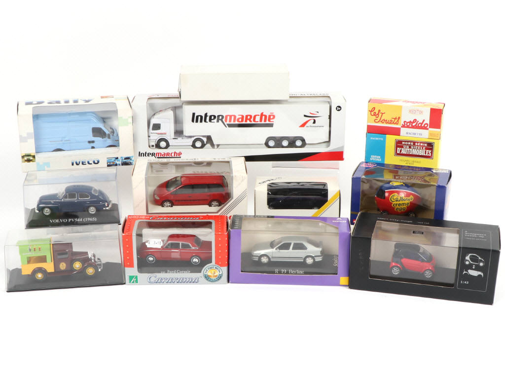 Lot 111 - DIVERS (13)