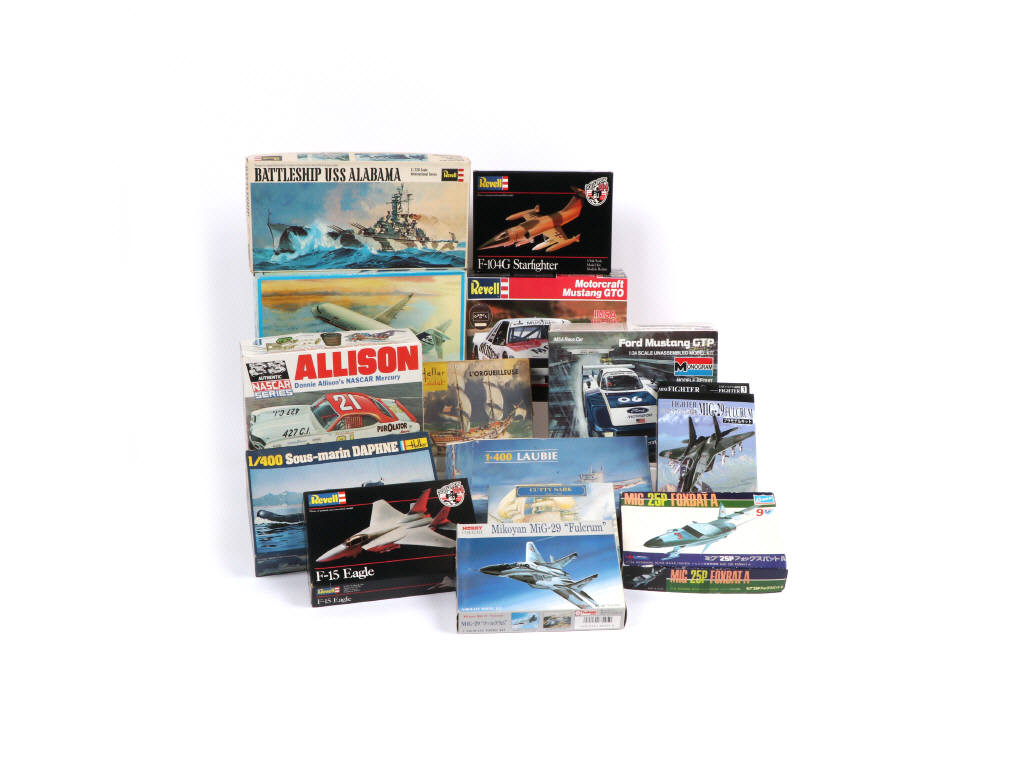 Lot 117 - DIVERS (14)