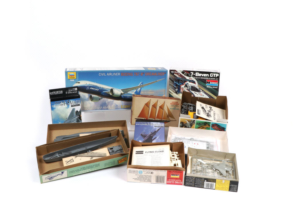 Lot 118 - DIVERS (14)