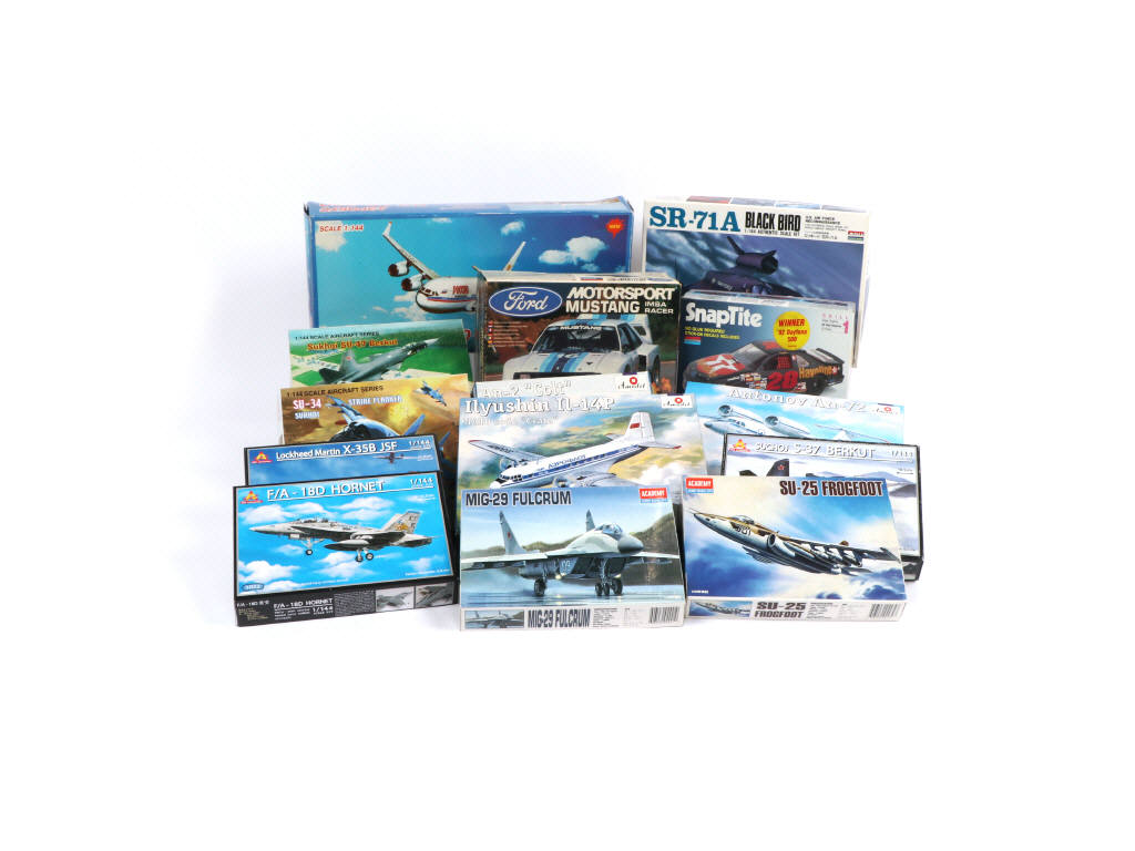Lot 20 - DIVERS (14)