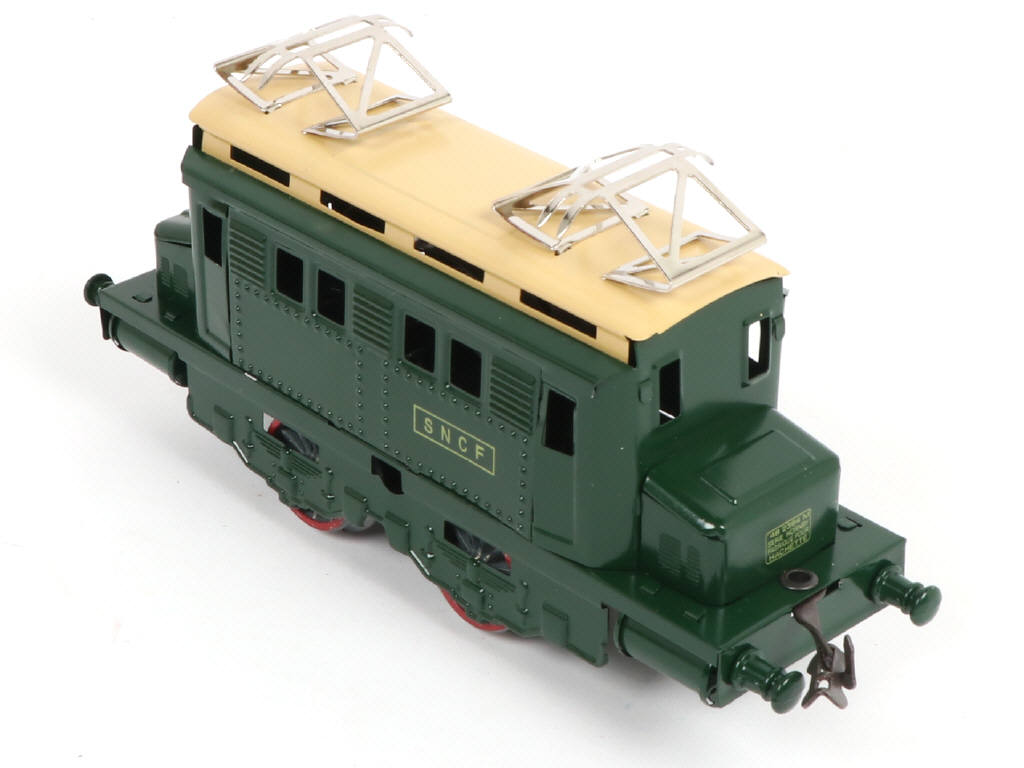 Lot 48 - EDITIONS HACHETTE (FRANCE) (19)