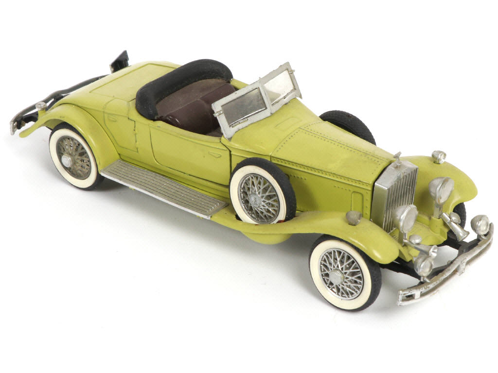 Lot 136 - DIVERS (17)