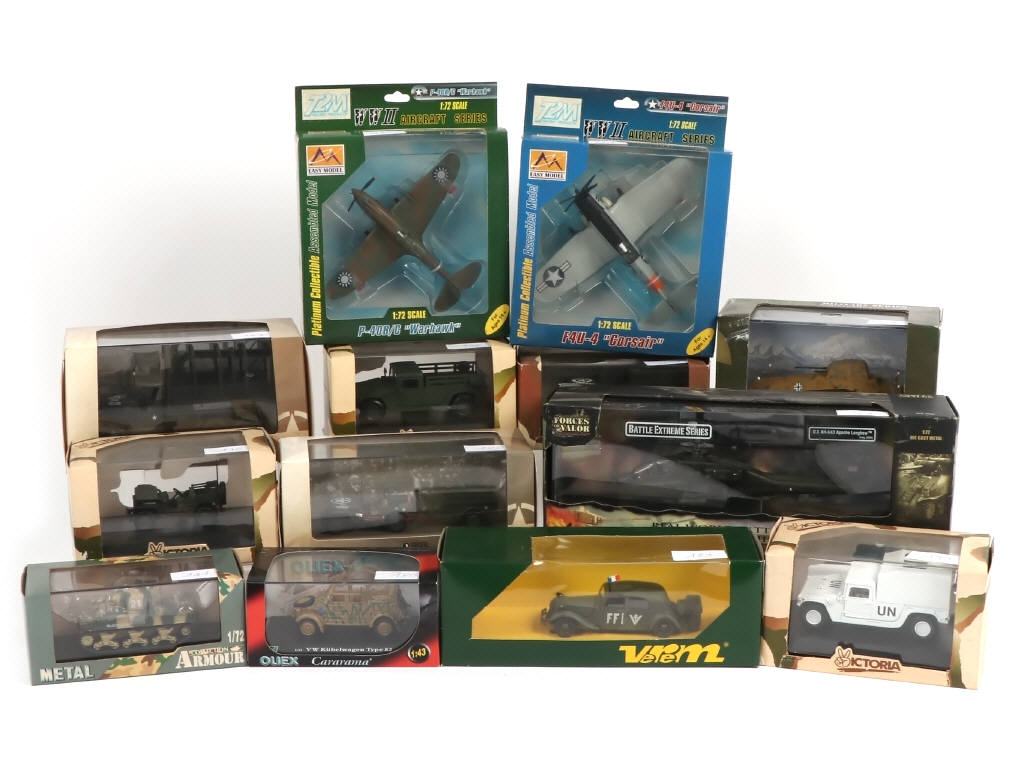 Lot 109 - DIVERS (13)