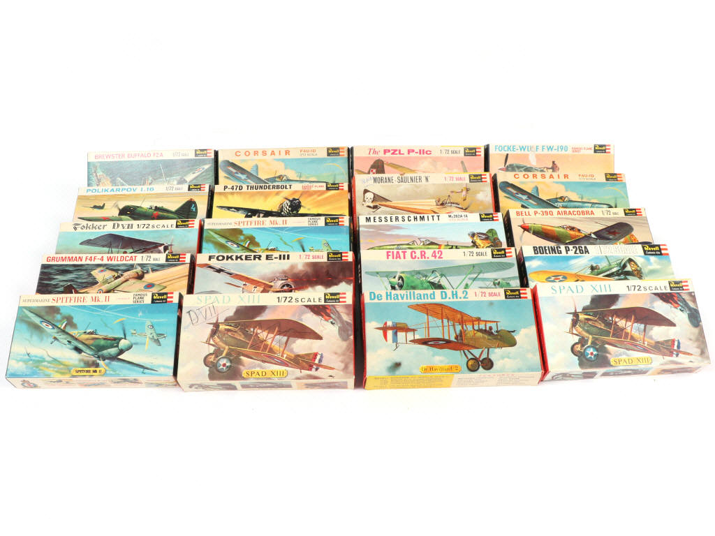 Lot 30 - REVELL (USA) (20)