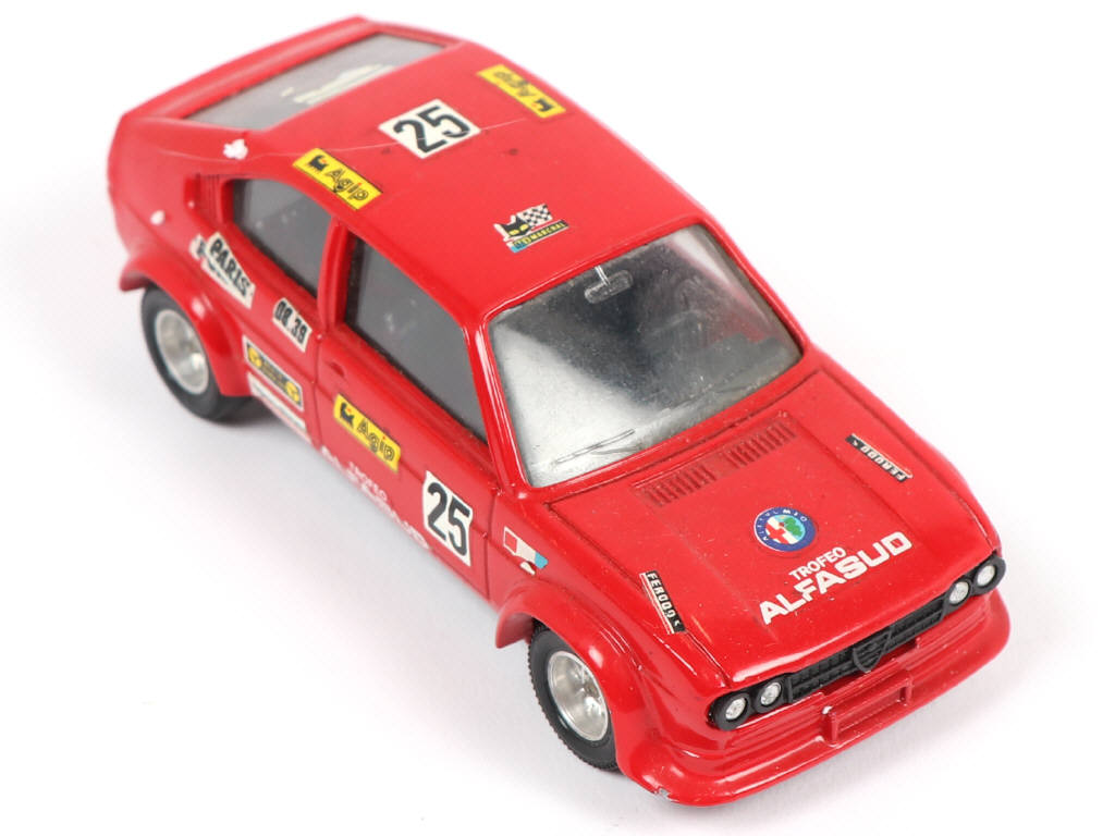 Lot 146 - DIVERS (18)