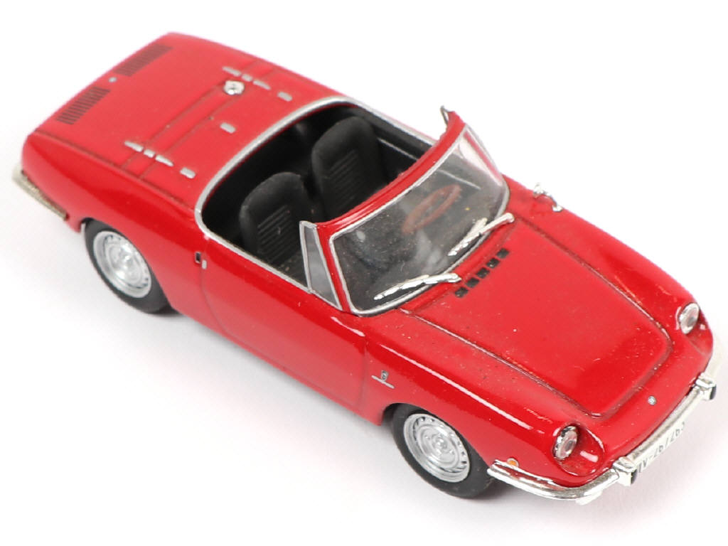 Lot 143 - DIVERS (18)