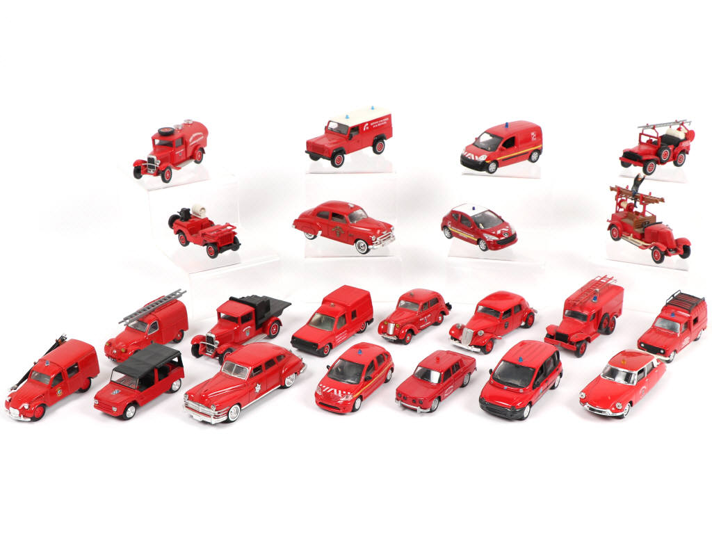 Lot 158 - DIVERS (22)