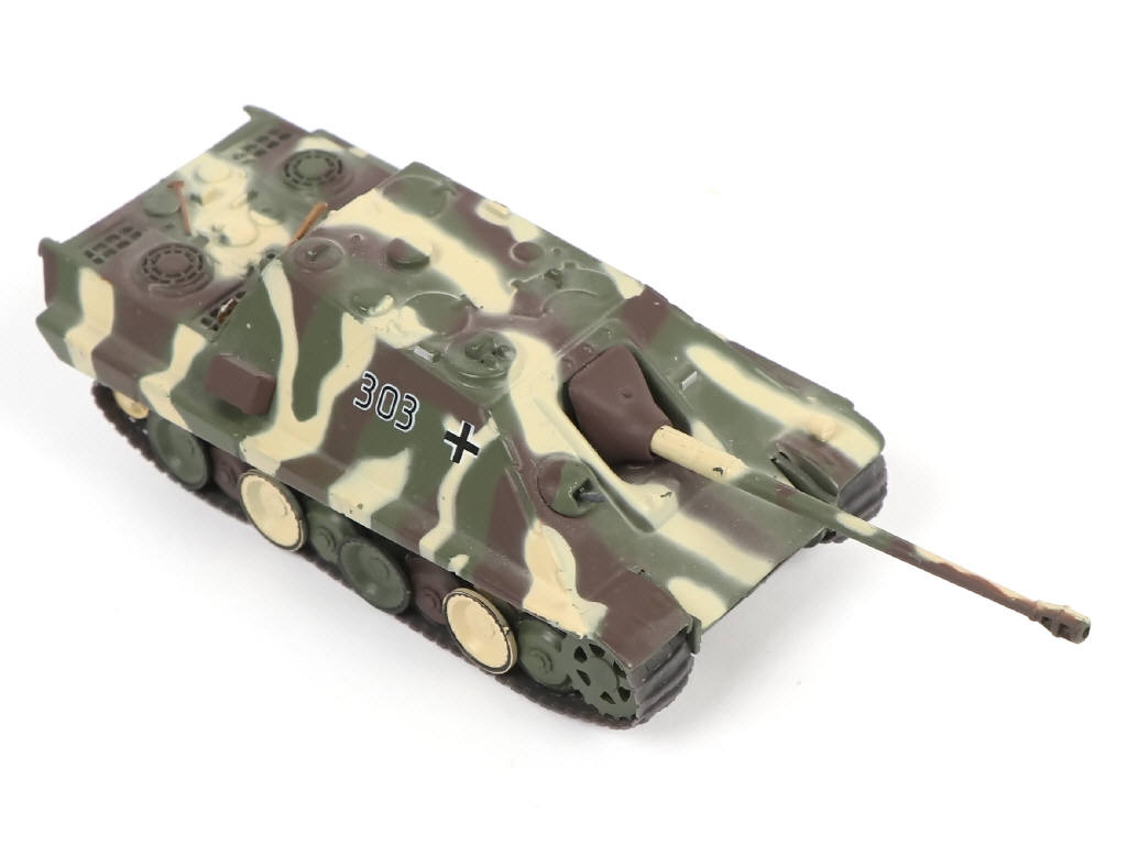 Lot 141 - DIVERS (18)