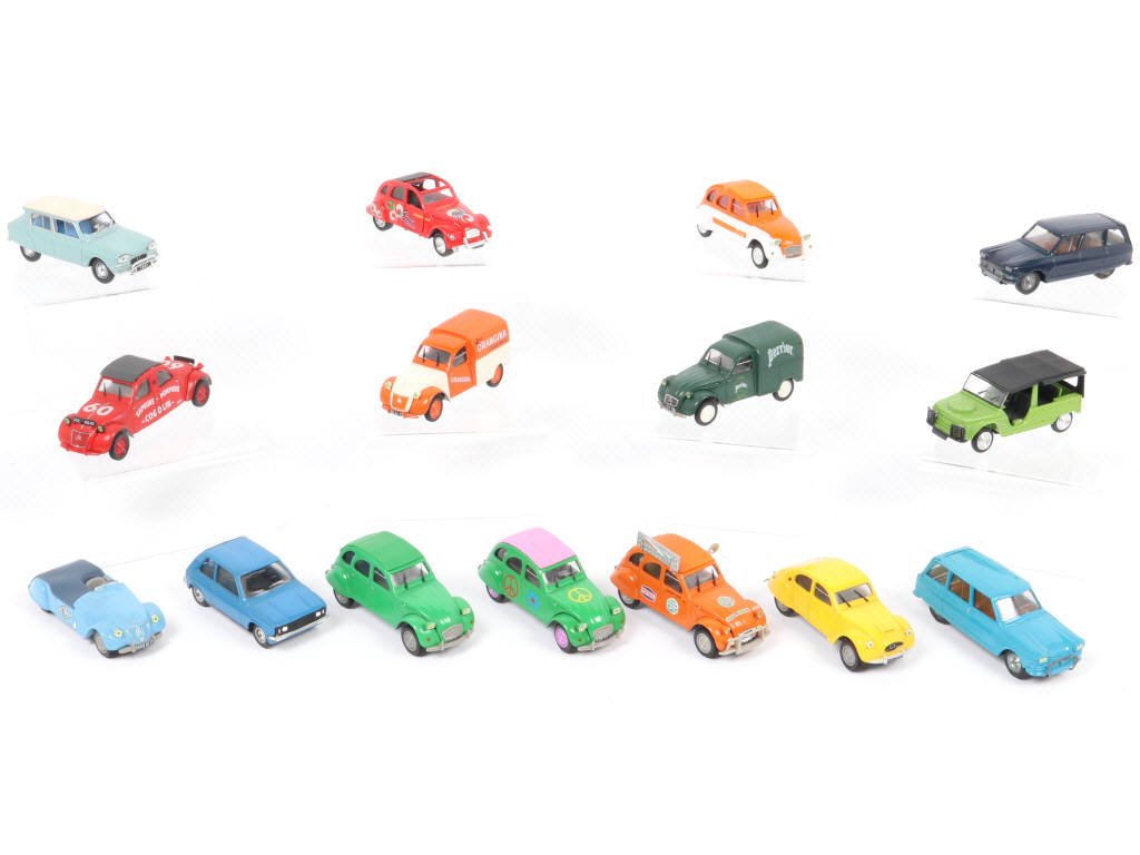 Lot 122 - DIVERS (15)