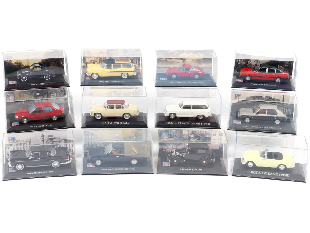 Lot 93 - DIVERS (12)