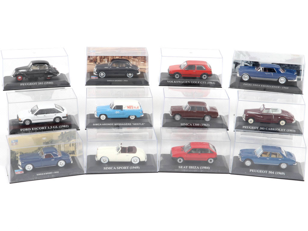 Lot 94 - DIVERS (12)