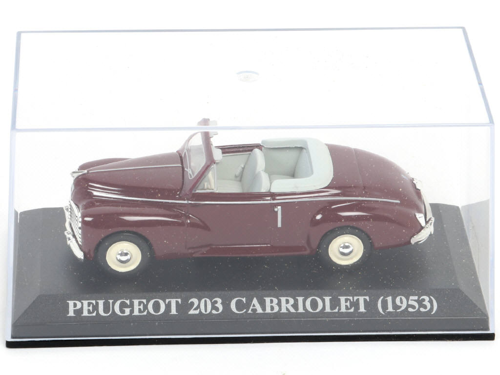 Lot 94 - DIVERS (12)