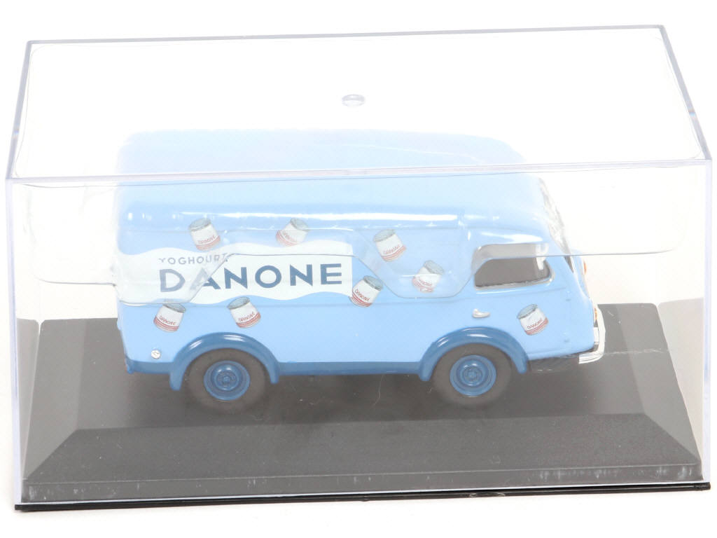 Lot 97 - DIVERS (12)