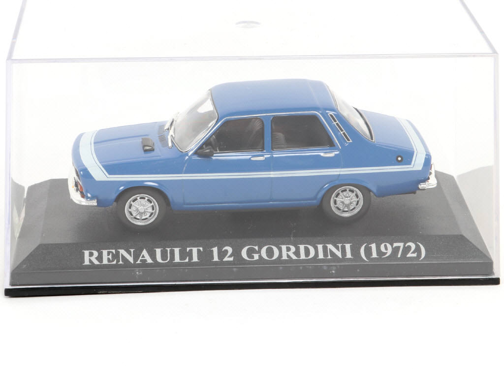 Lot 91 - DIVERS (12)