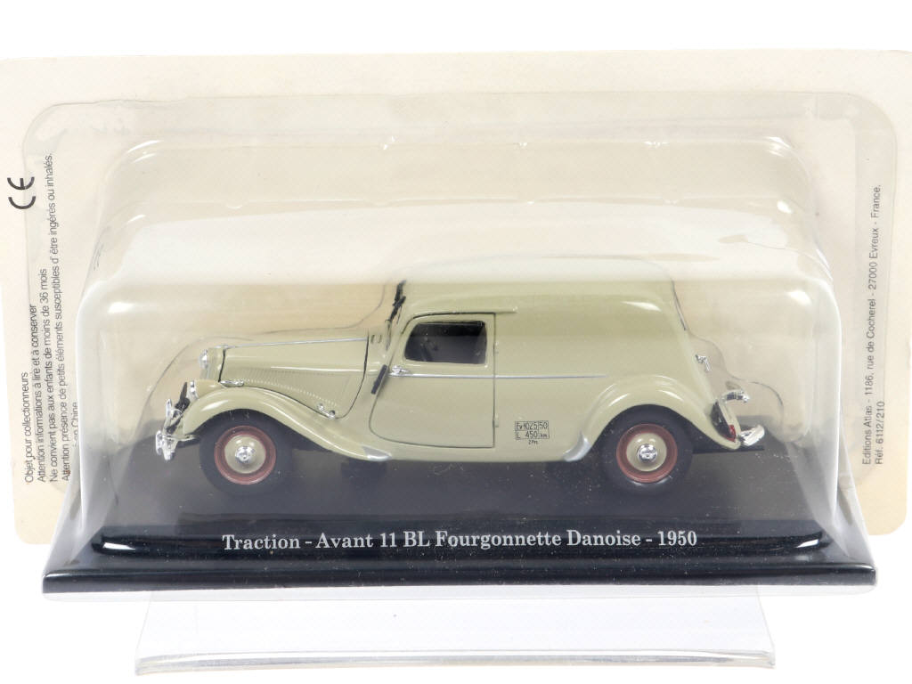 Lot 86 - DIVERS (12)