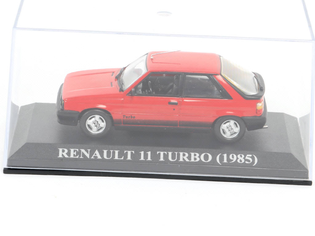 Lot 100 - DIVERS (12)