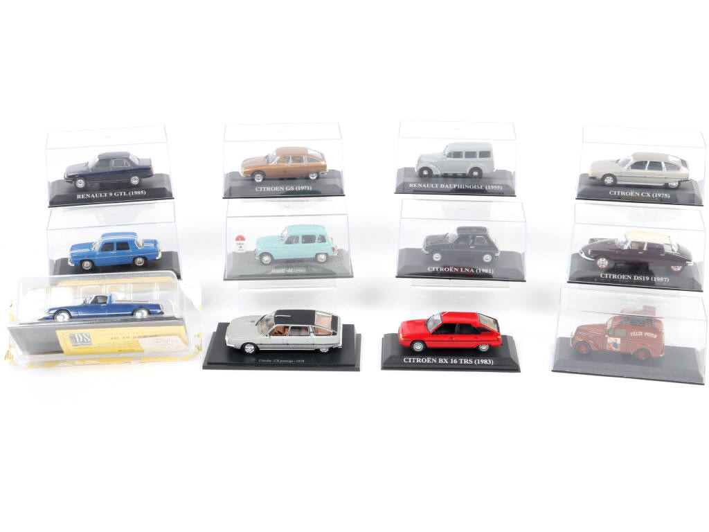 Lot 101 - DIVERS (12)