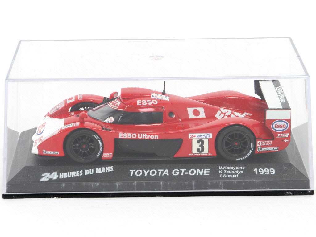 Lot 108 - DIVERS (12)