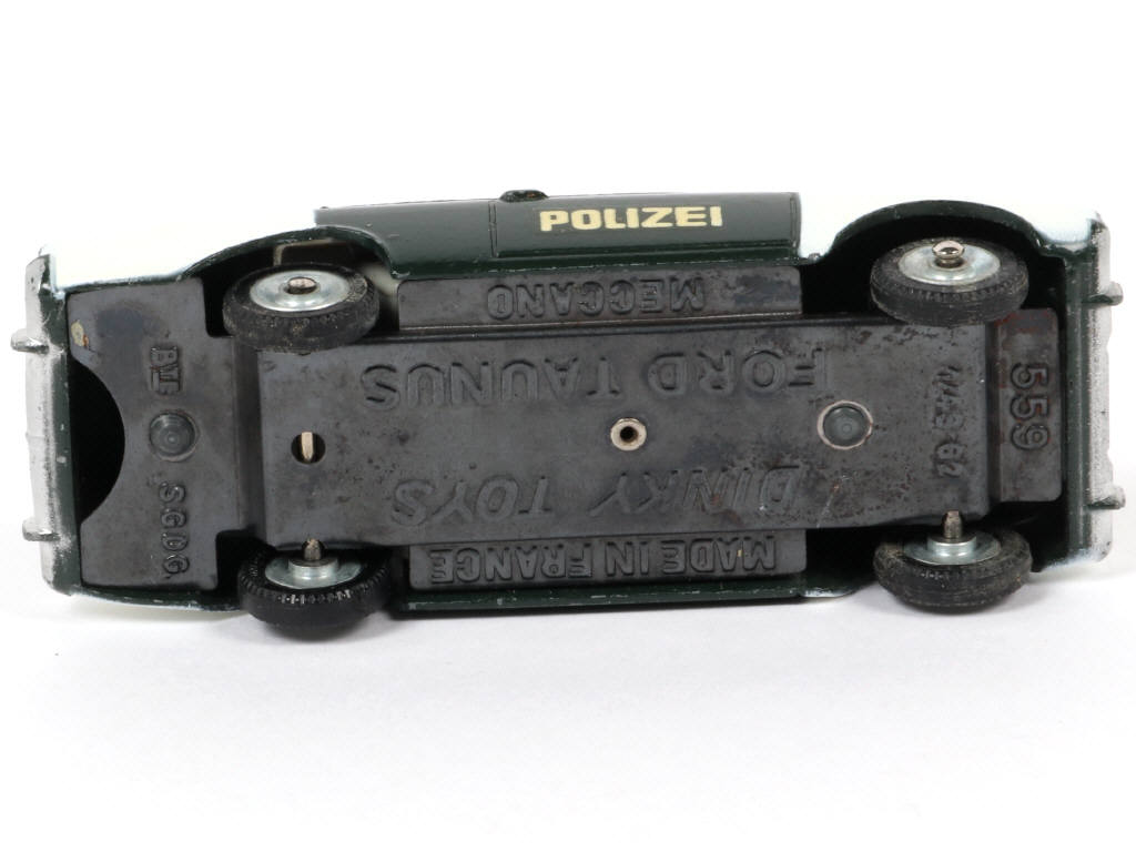 Lot 217 - DINKY TOYS (FRANCE) (1)