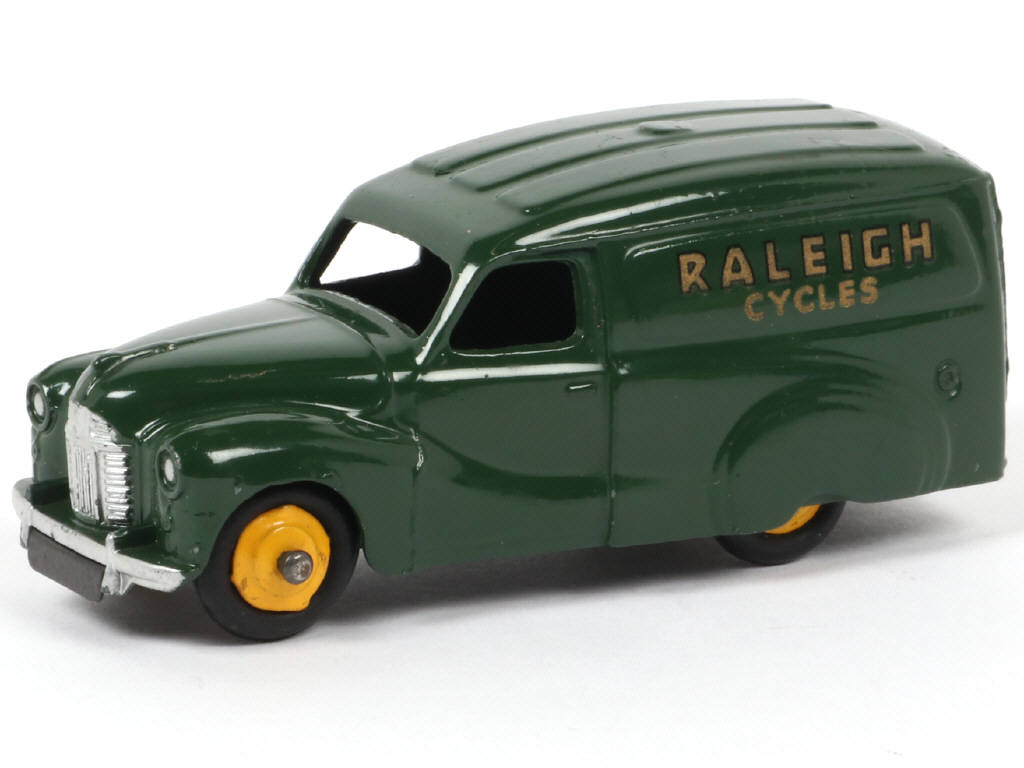 Lot 165 - DINKY TOYS (GB) (1)