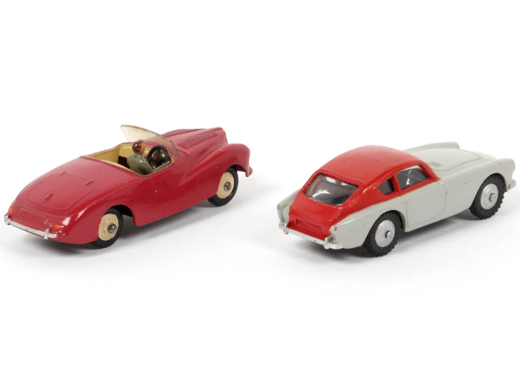 Lot 202 - DINKY TOYS (GB) (2)