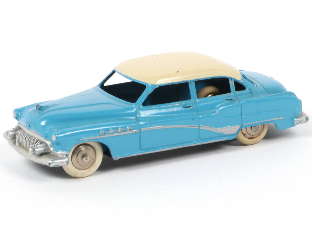 Lot 213 - DINKY TOYS (FRANCE) (1)