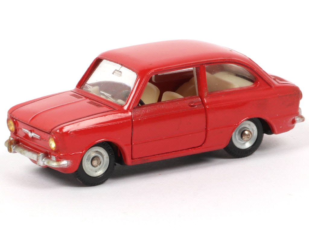 Lot 215 - DINKY TOYS (FRANCE) (1)