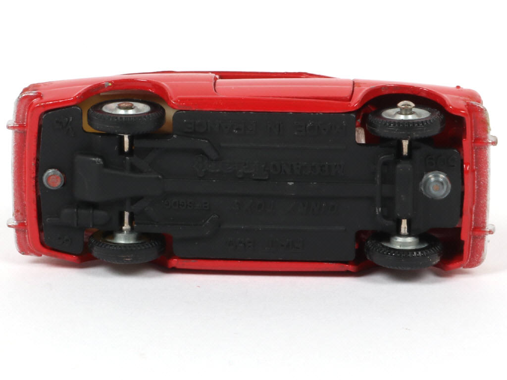 Lot 215 - DINKY TOYS (FRANCE) (1)