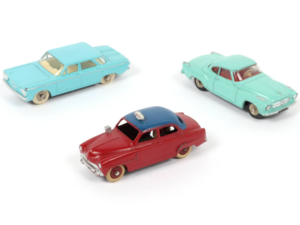 Lot 283 - DINKY TOYS (FRANCE) (3)